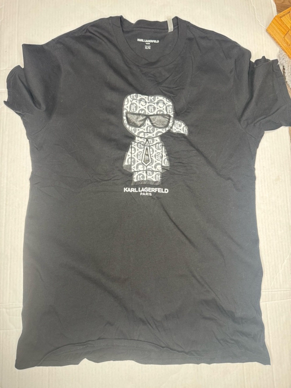 Karl Lagerfeld  Men's Authentic Crew T-Shirt black and  White Size M